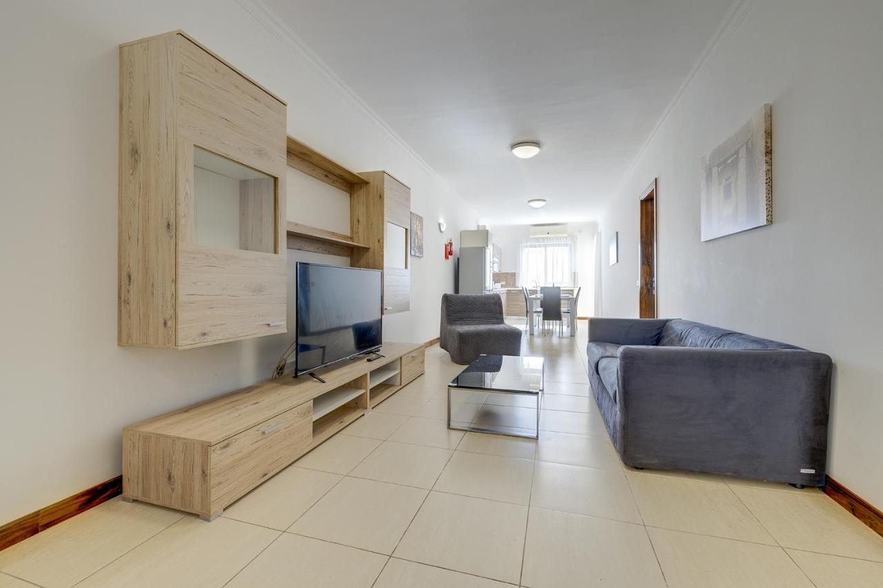 Modern 3 Bedroom Apartment In Central Sliema Exterior photo