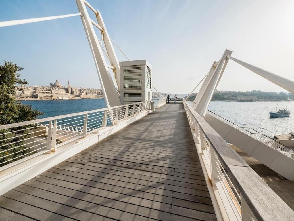 Modern 3 Bedroom Apartment In Central Sliema Exterior photo