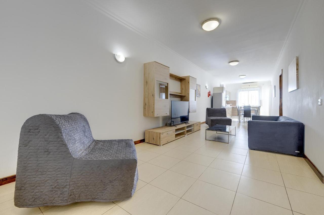 Modern 3 Bedroom Apartment In Central Sliema Exterior photo