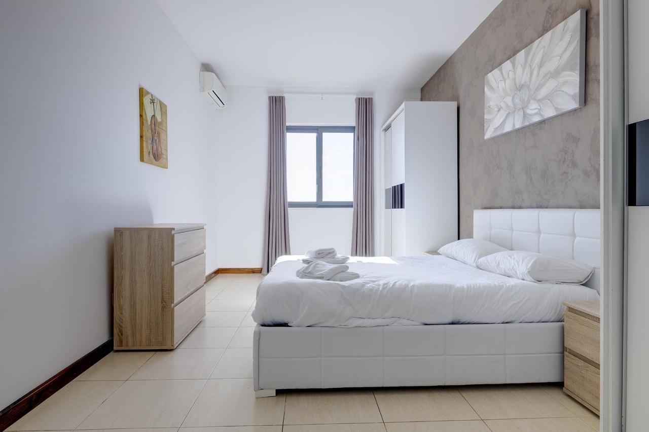 Modern 3 Bedroom Apartment In Central Sliema Exterior photo