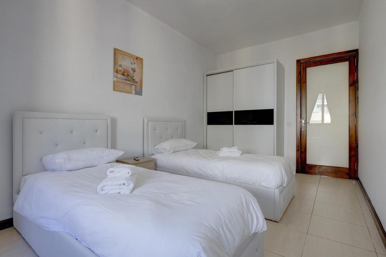 Modern 3 Bedroom Apartment In Central Sliema Exterior photo